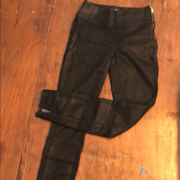 GUESS Push Up Jean - Picture 3 of 10